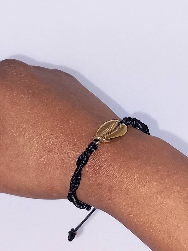 Le Gold and Black