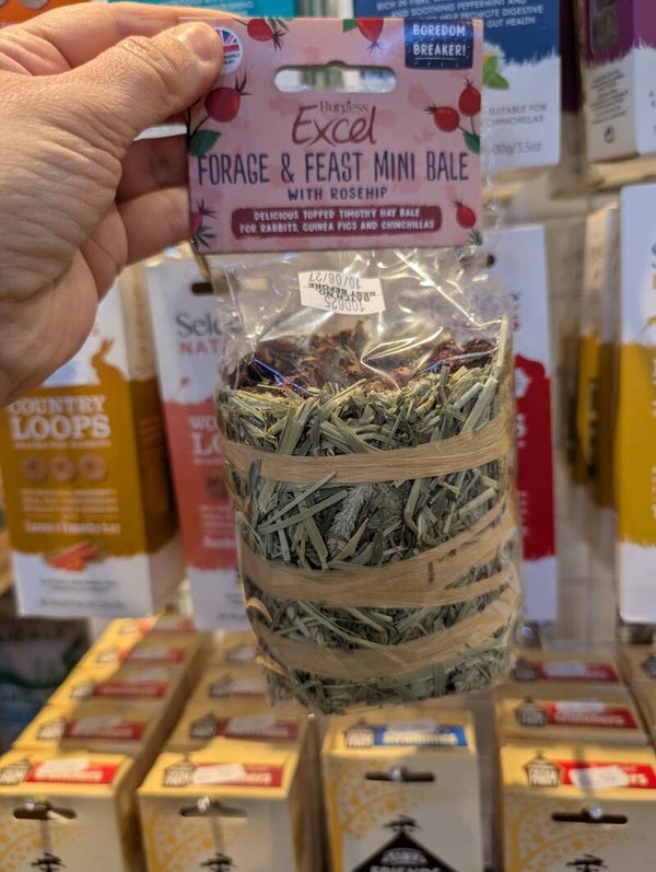 Burgess Excel Forage and Feast Mini Hay Bales