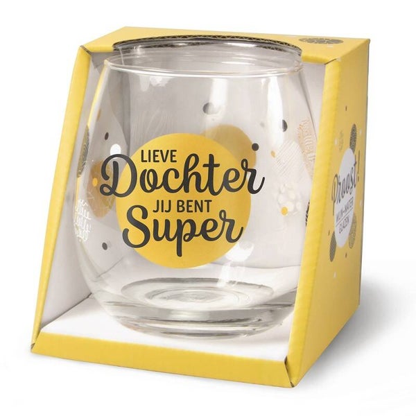 Wijn waterglas dochter