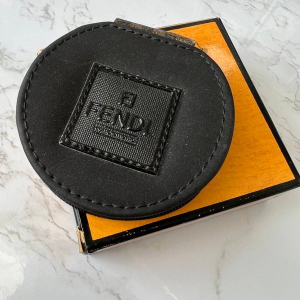 Small mirror Fendi etui.