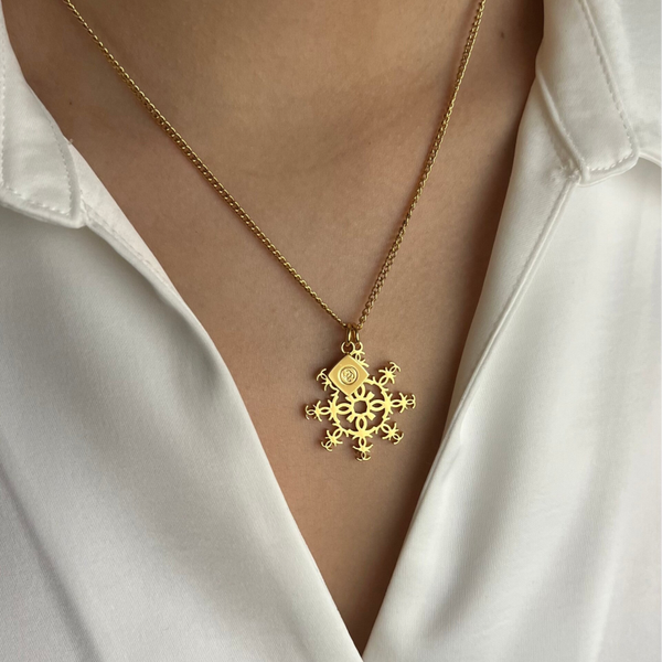 Chanel 2024 beauté gold tone snowflake | Necklace