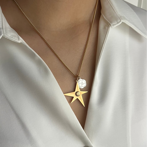 Chanel 2025 beauté holiday comet charm | Necklace