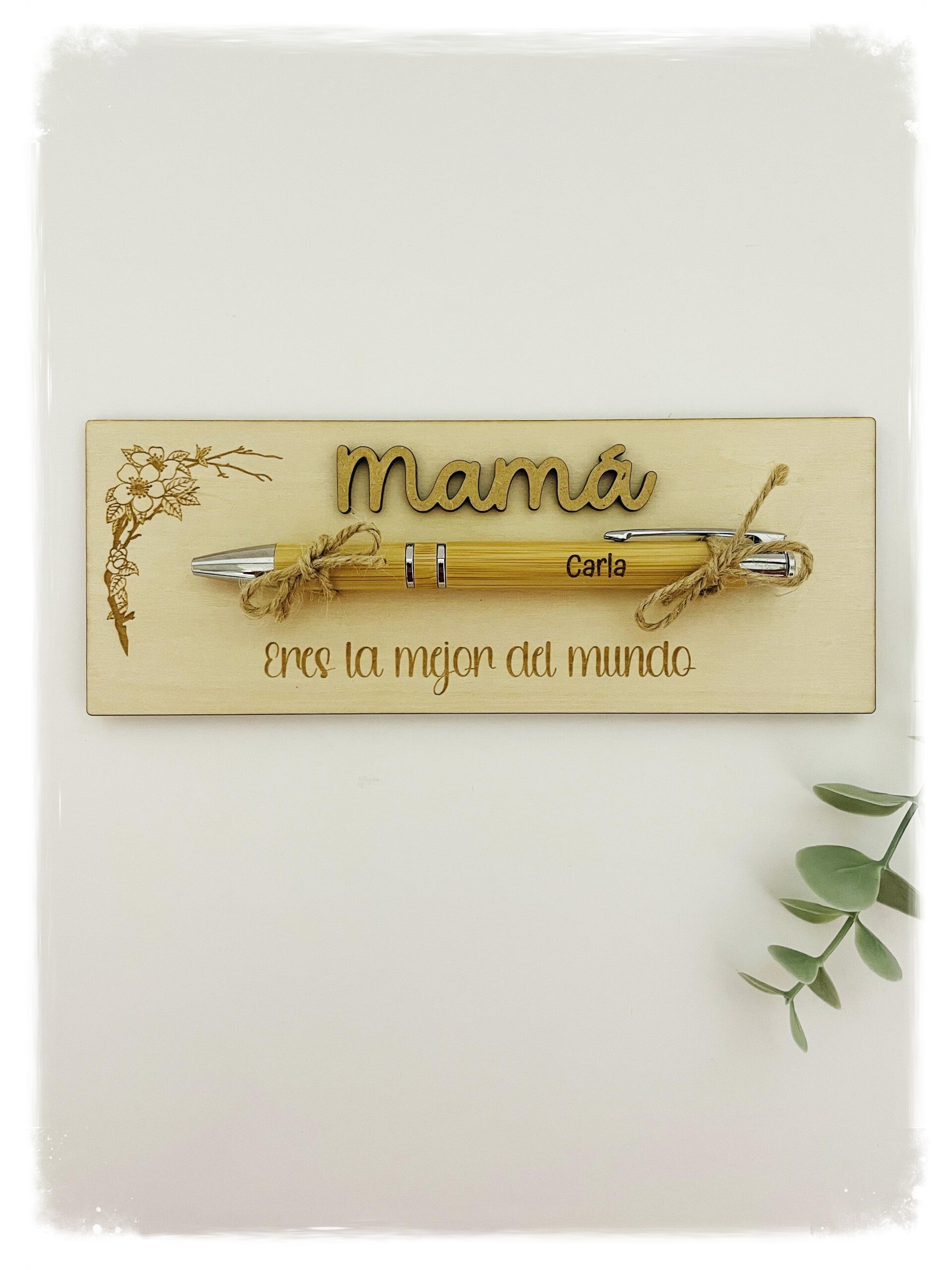 BOLÍGRAFO CON BASE DE MADERA MAMÁ