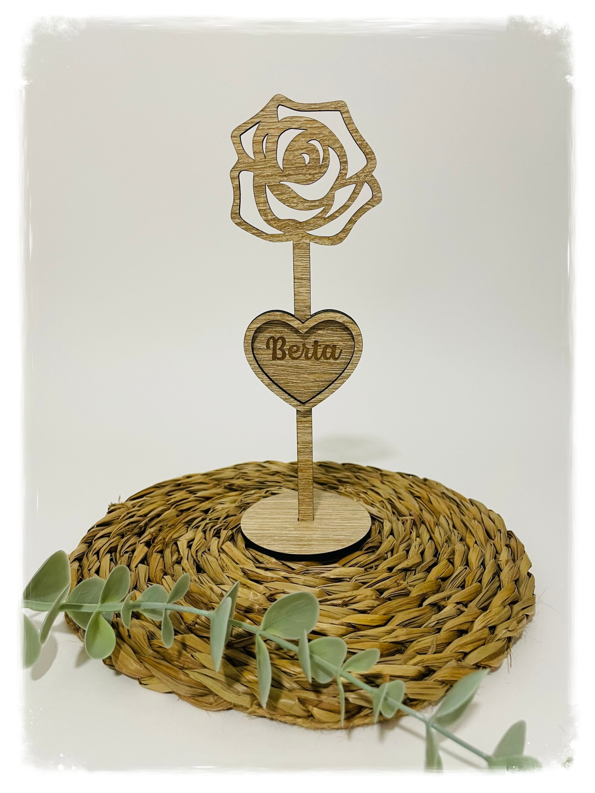 ROSA DE MADERA CORAZÓN