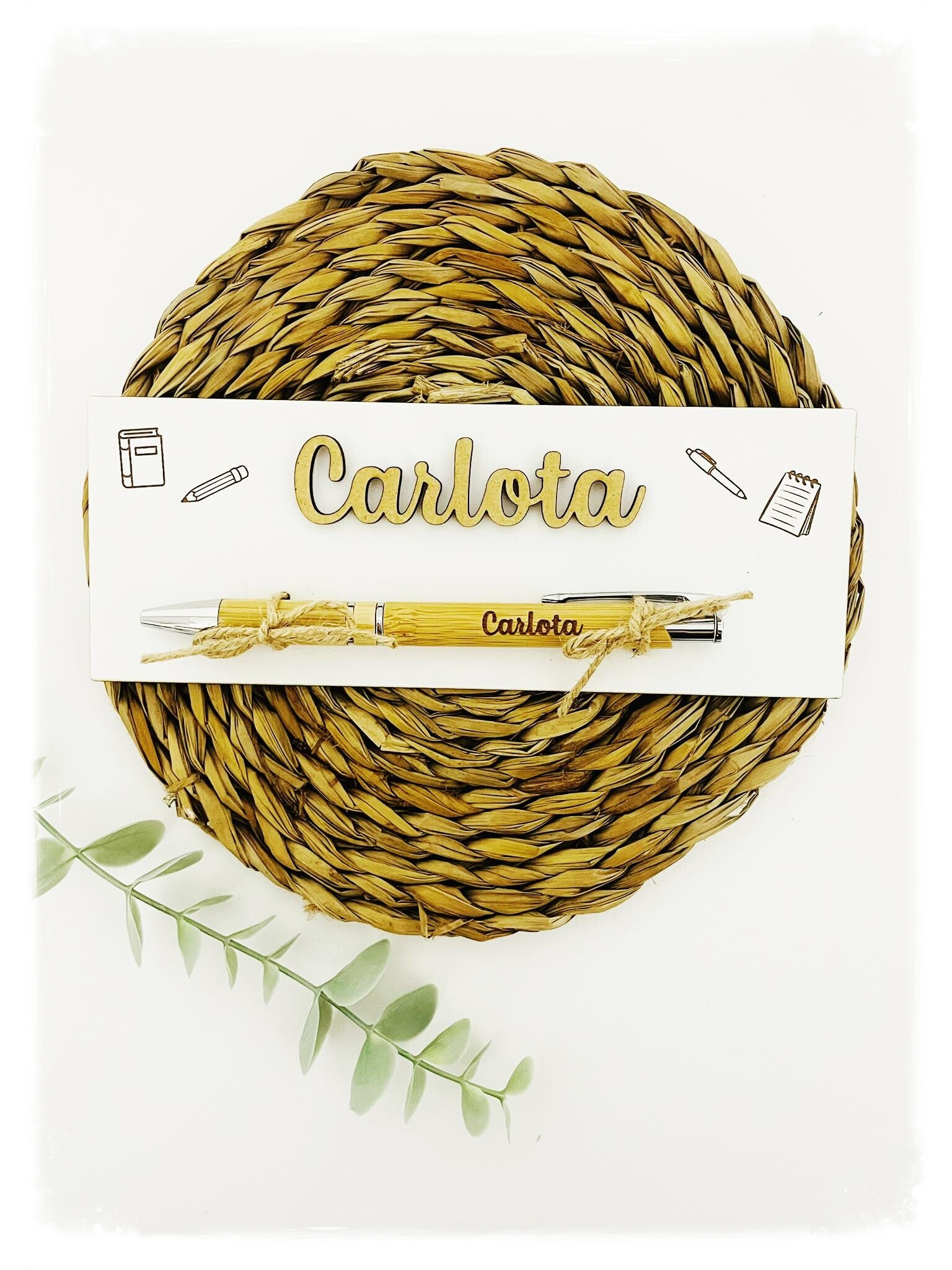 BOLÍGRAFO CON BASE DE MADERA BLANCA