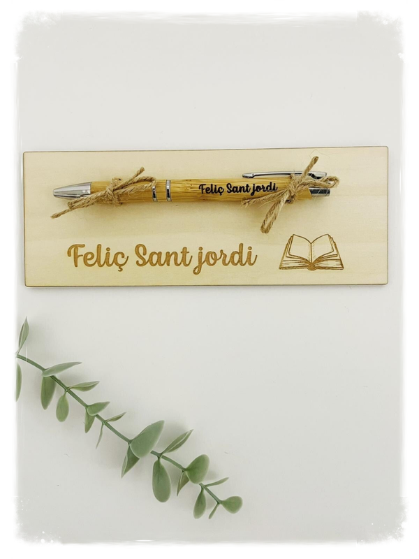 BOLÍGRAFO CON BASE DE MADERA SANT JORDI libro