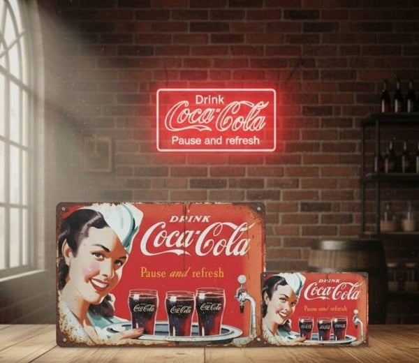 Coca-Cola Metalen Bord - Serveerster Pause and Refresh