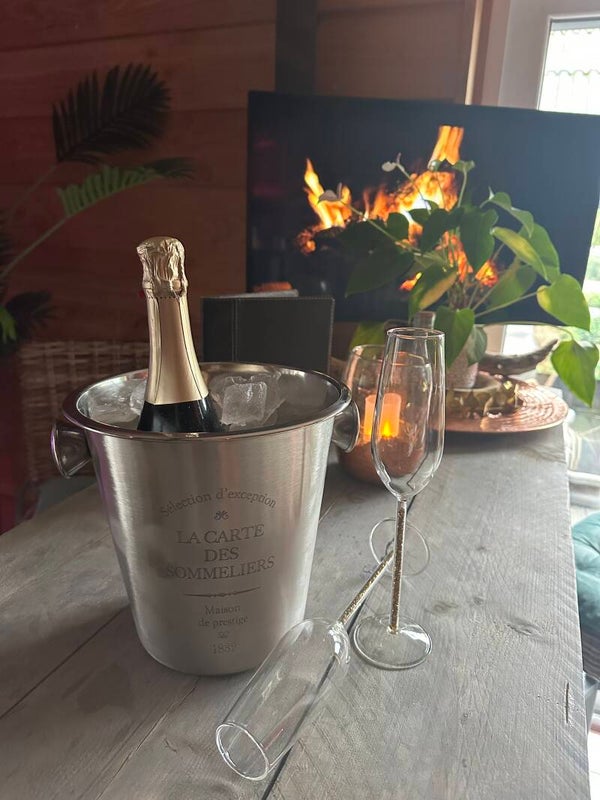 Vaderdag en Borrelen in de Prive Spa voor 2 personen