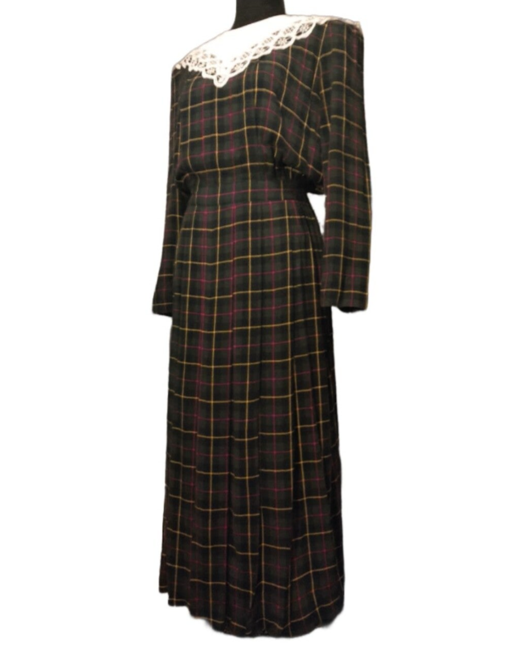 Vintage Plaid Dress With Detailed Beige Collar. Size:10 Fits Like An 8/10. Length 47.5", Waist 26", Sleeve 22".