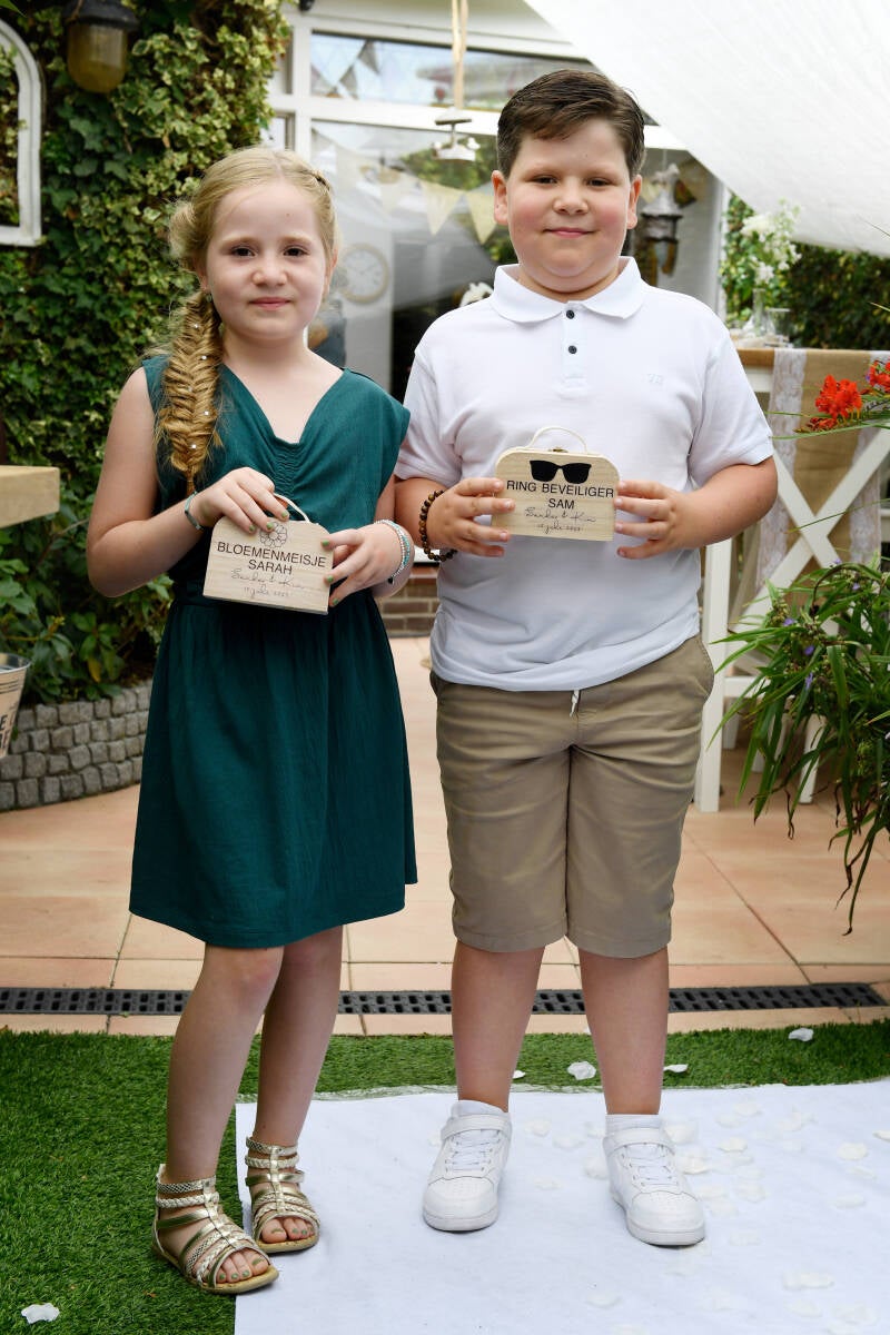 Thuis-trouwen-ringdragers-Sandra-van-Leuken-Fotografie