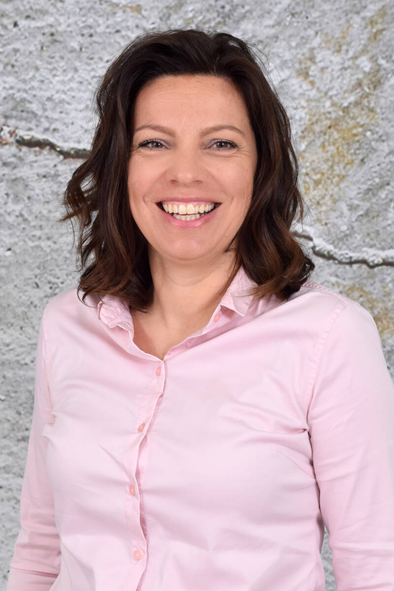 Zakelijk-portret-vrouw-Sandra-van-Leuken-Fotografie