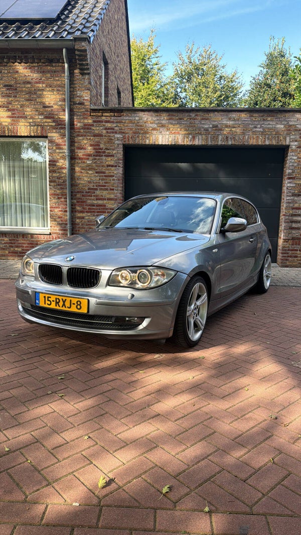BMW 1-Serie 2.0 118I 3DR 2011 Grijs