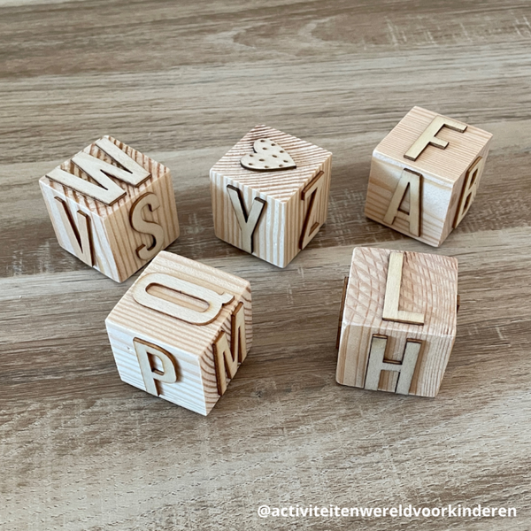 Alfabet - houten stempel kubus (groot)