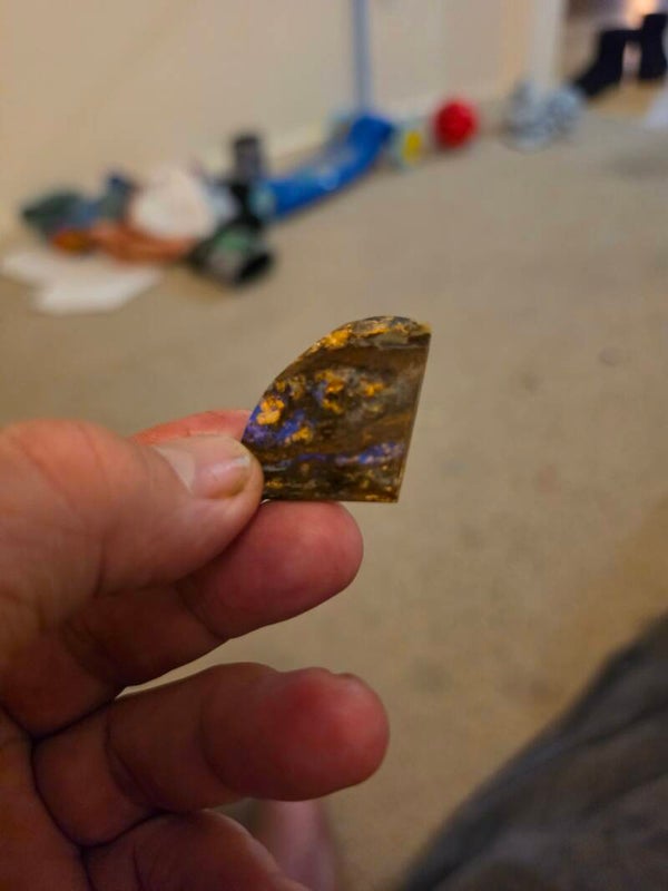 Vegetation replacement boulder opal