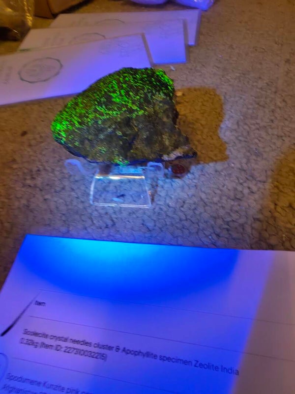 Fluorescent Clinohedrite Willemite Bustamite short wave minerals