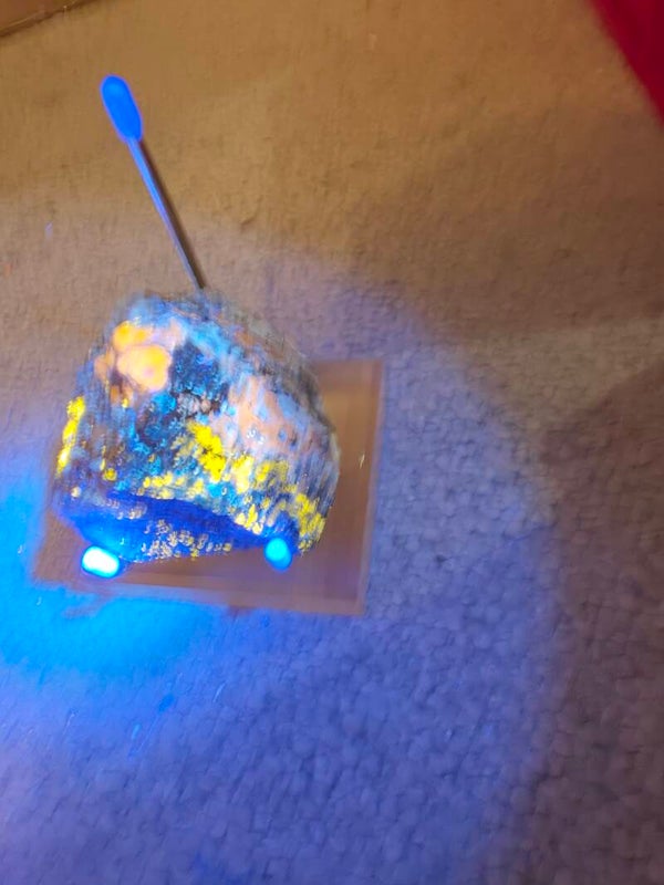 Scapolite Afghanite Diopside Phlogopite fluorescent minerals