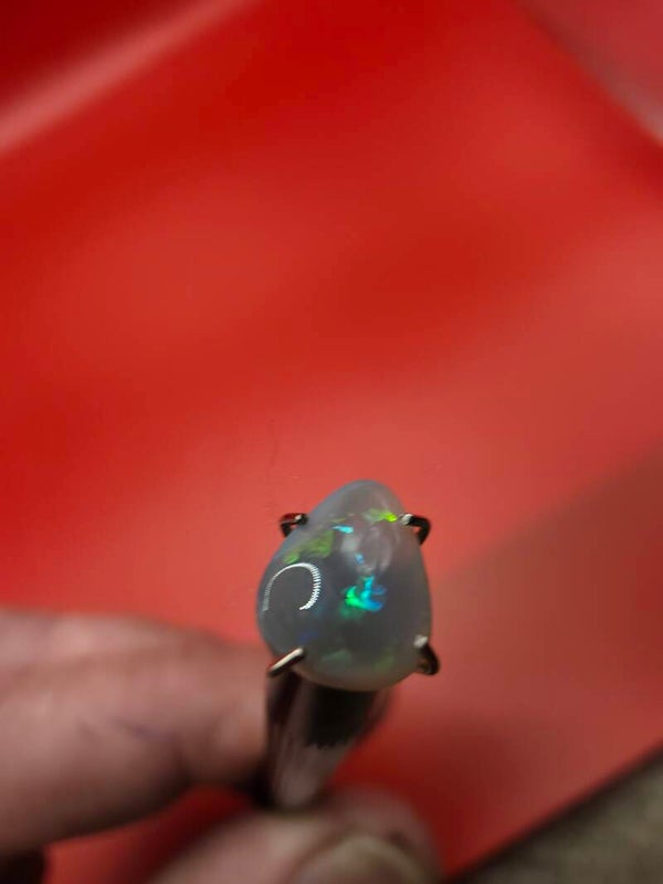 Iight Andamooka crystal Opal