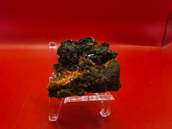 Crocoite in matrix