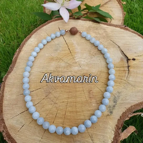 Halskæde af Akvamarin med magnet kobberlås