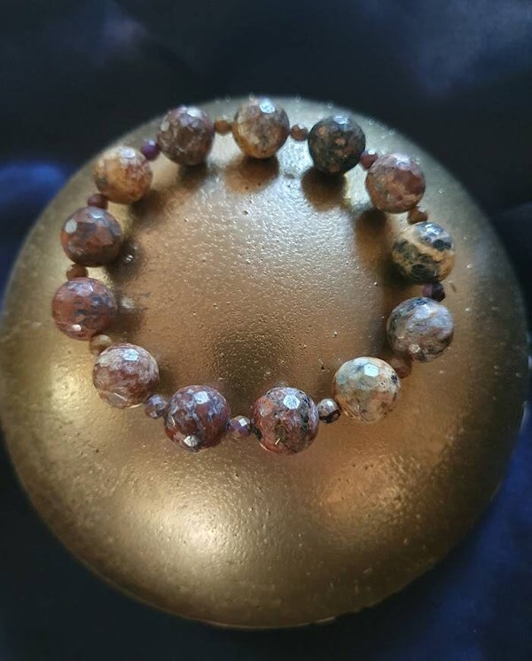 Leopard Jaspis med Lepidovit