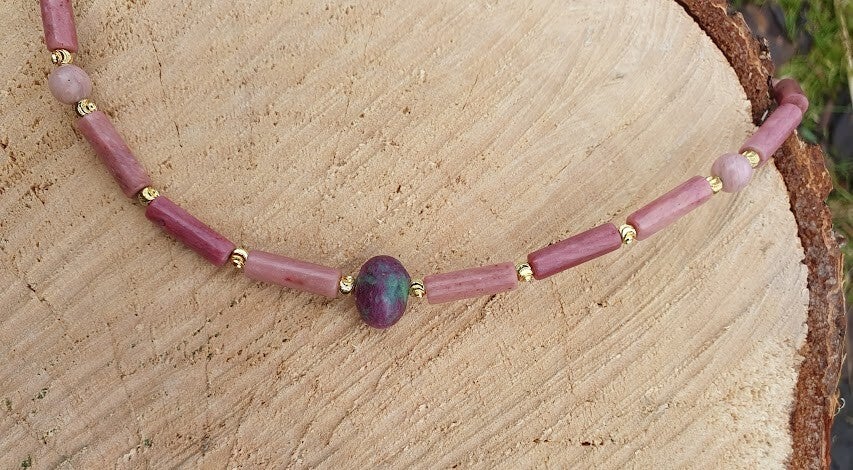 Rhodocrosit og Ruby in Zoisite