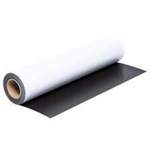 Magneetfolie. geheel mat wit  zonder sticker en tekst. 50 x 10