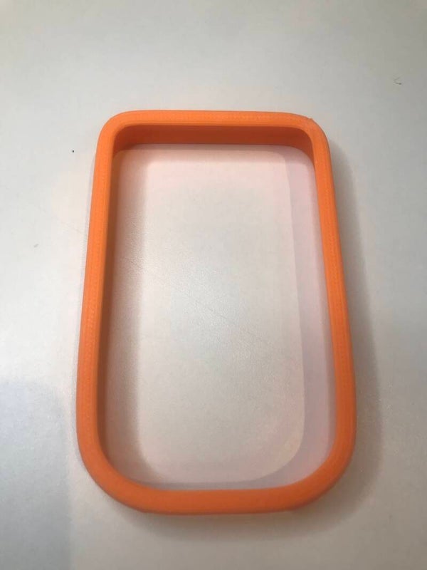 The Legend bumper in de kleur oranje.