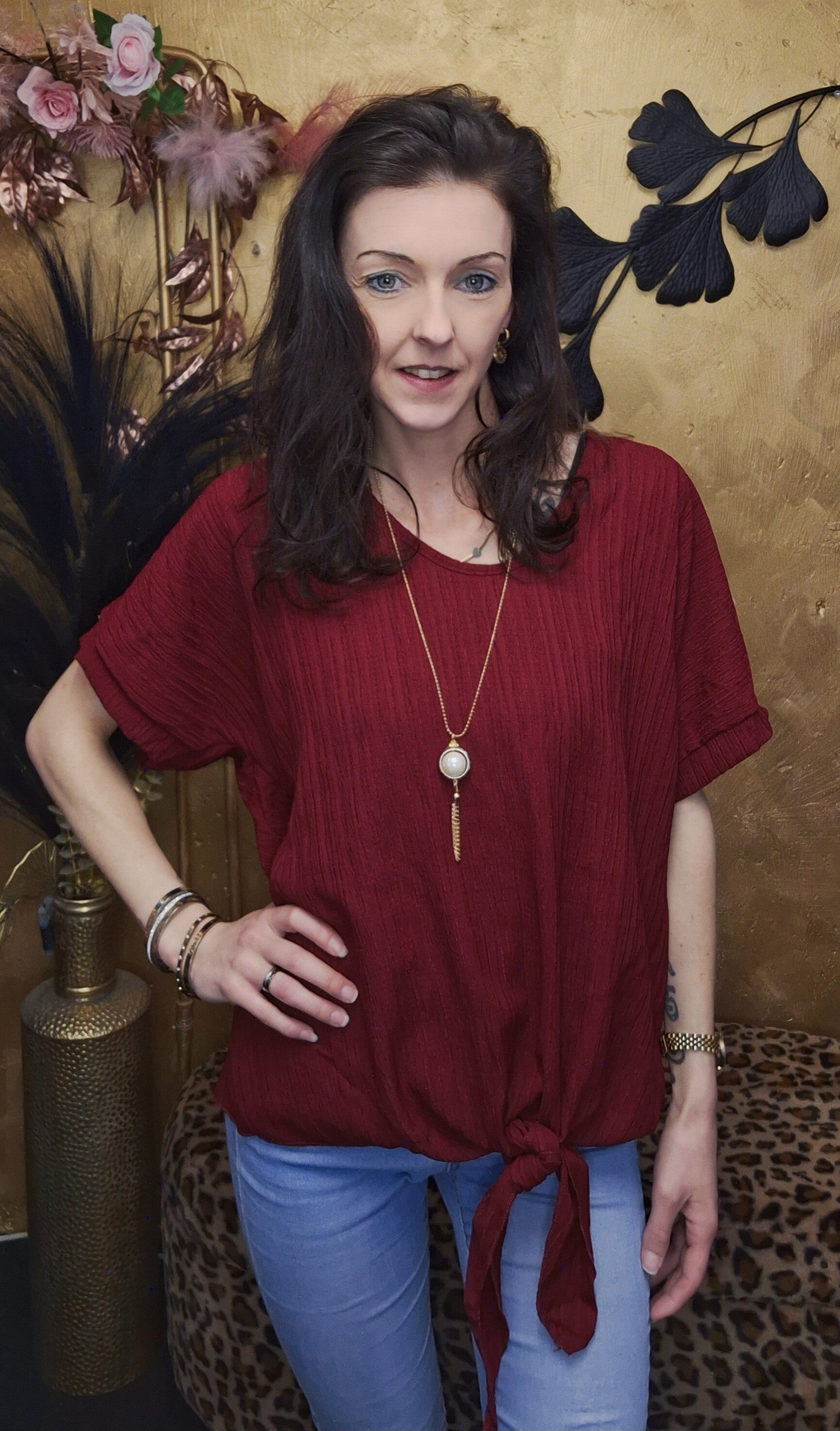 T-shirt met knoop detail bordeaux rood