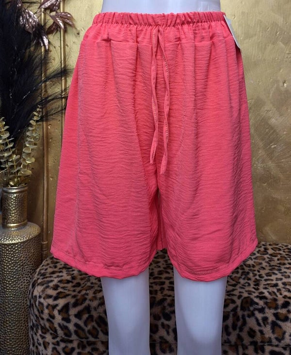 Comfortabele korte broek van viscose zalm roze rood
