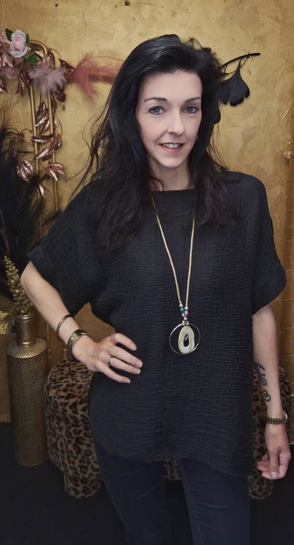 T-shirt met ketting zwart