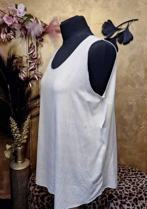 Mouwloze top met glitter rand beige