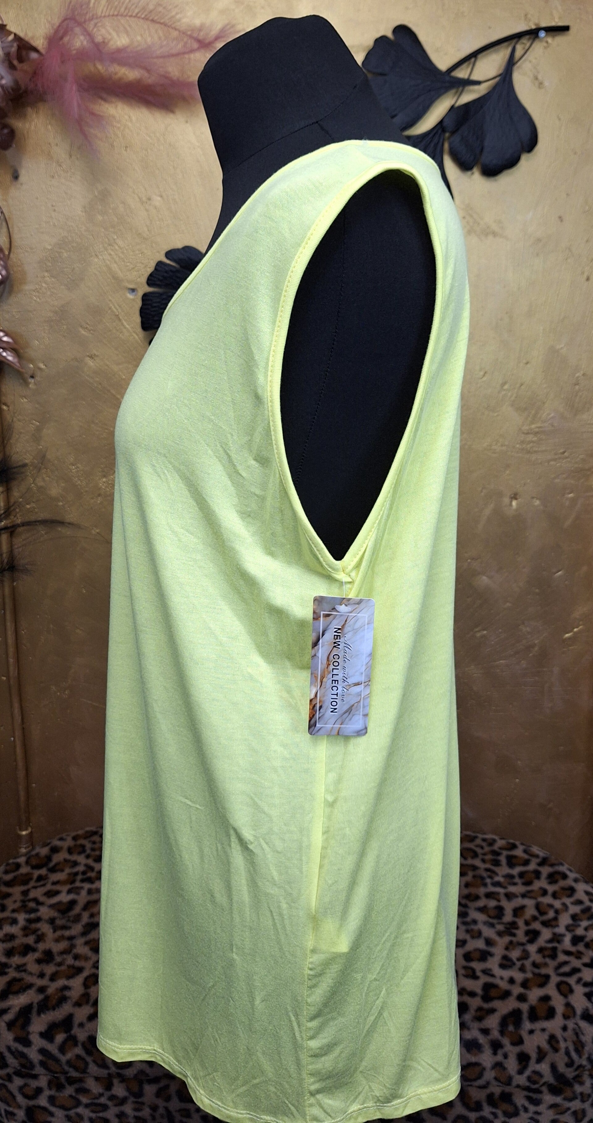 Travel top plussize geel