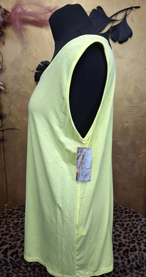 Travel top plussize geel