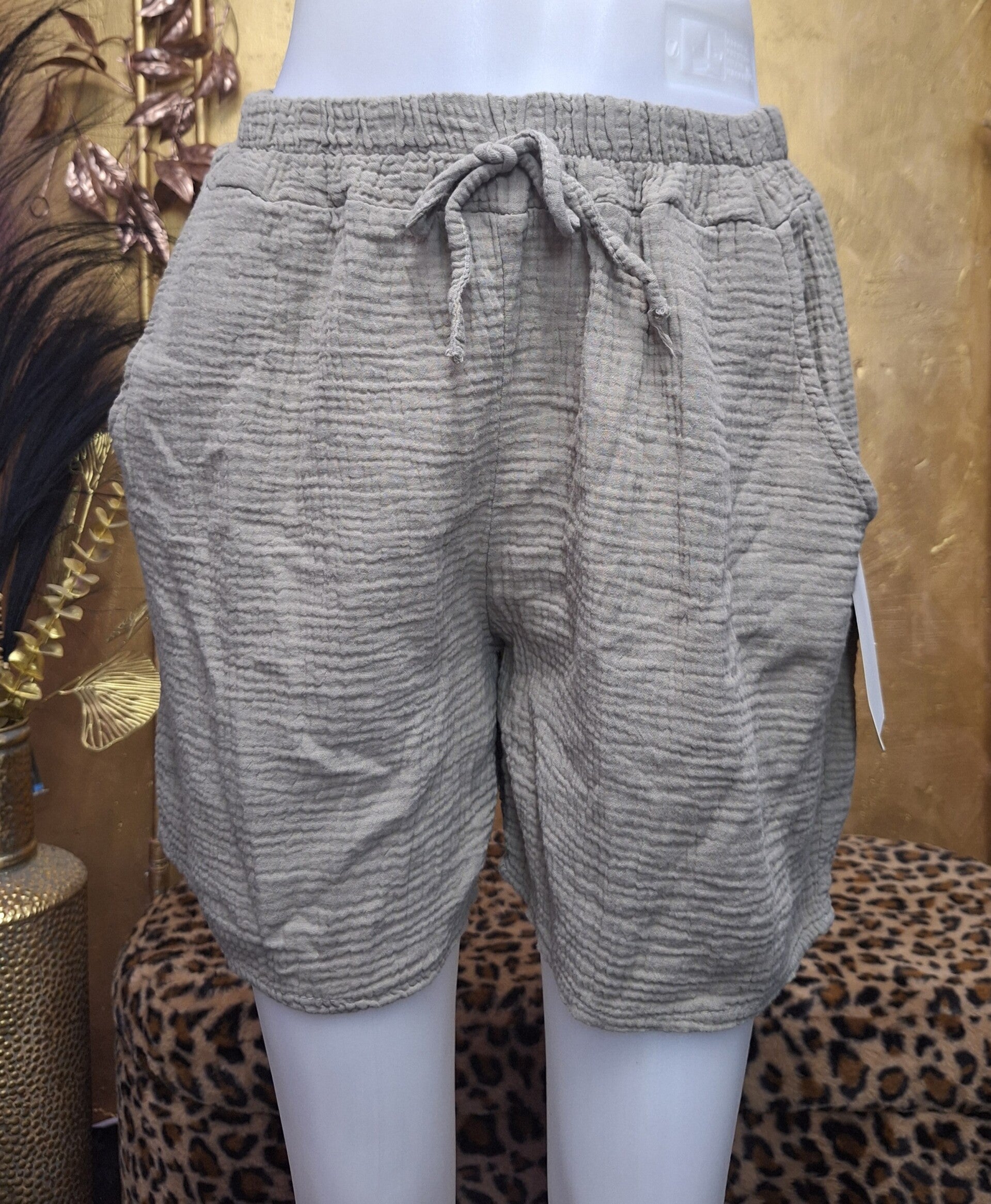 mousseline short dames – luchtig en comfortabel taupe