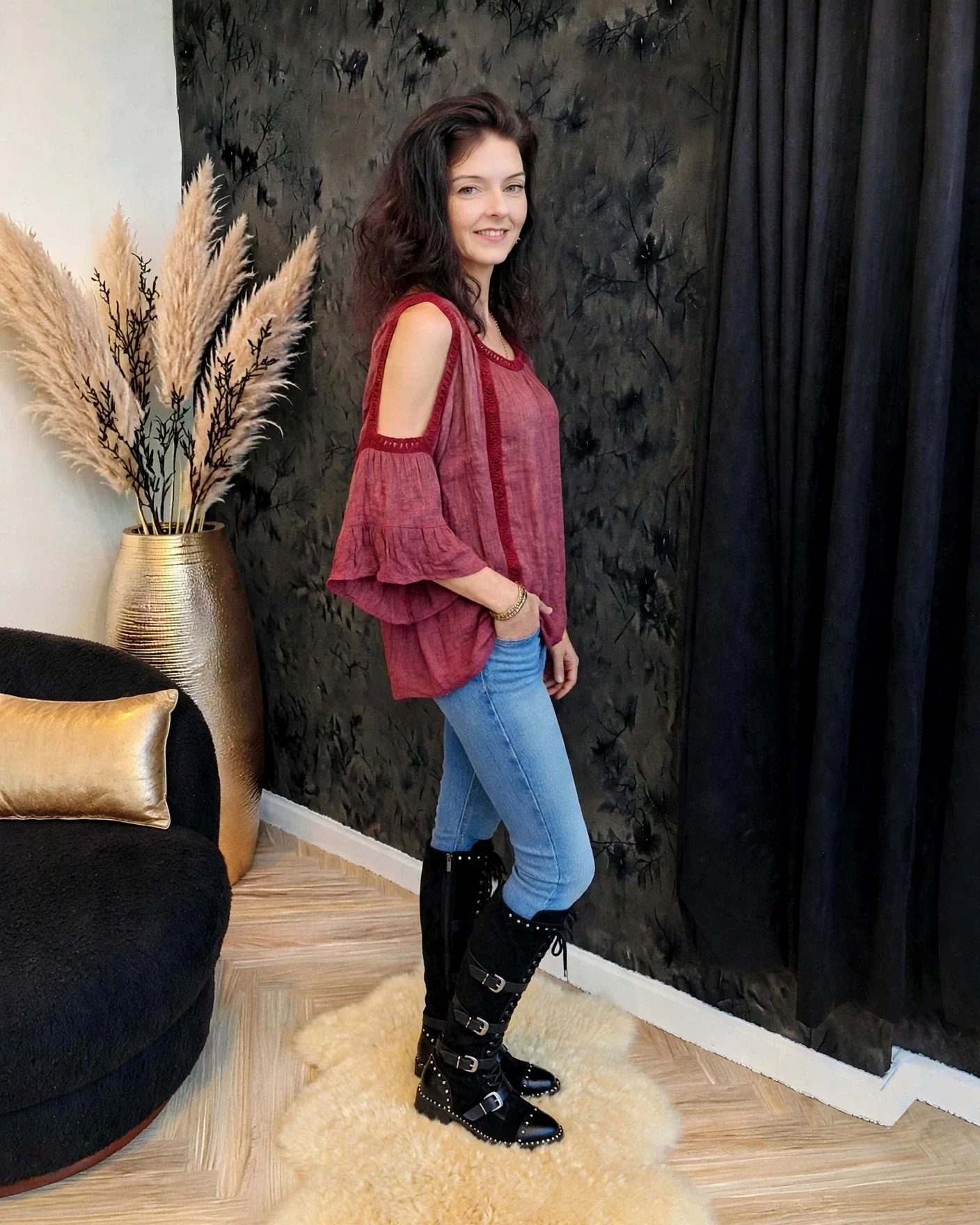 Luchtige damesblouse met sierdetails en wijde mouwen bordeaux