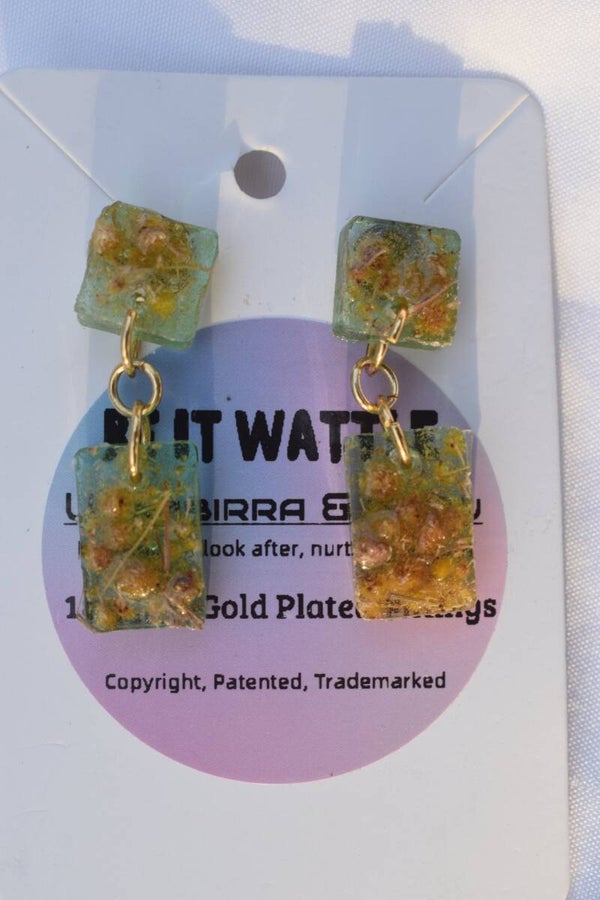 Be It Wattle Bar Hanging From Small Square Earrings - Green