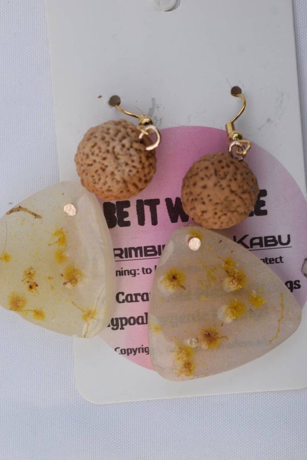 Be It Wattle Guitar Pick Earrings - Cream & Clear