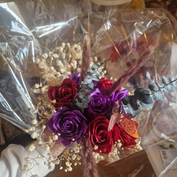 bouquet éternel et fleur séchées
