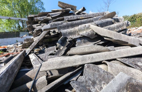 Container voor asbest 6m³ verwerking asbest word afzonderlijk berekend