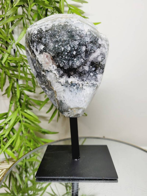 Regenboog Amethist op standaard 033