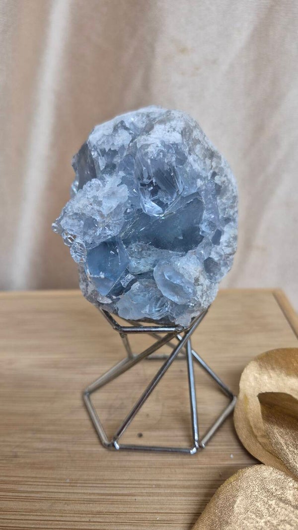 Celestien cluster 025