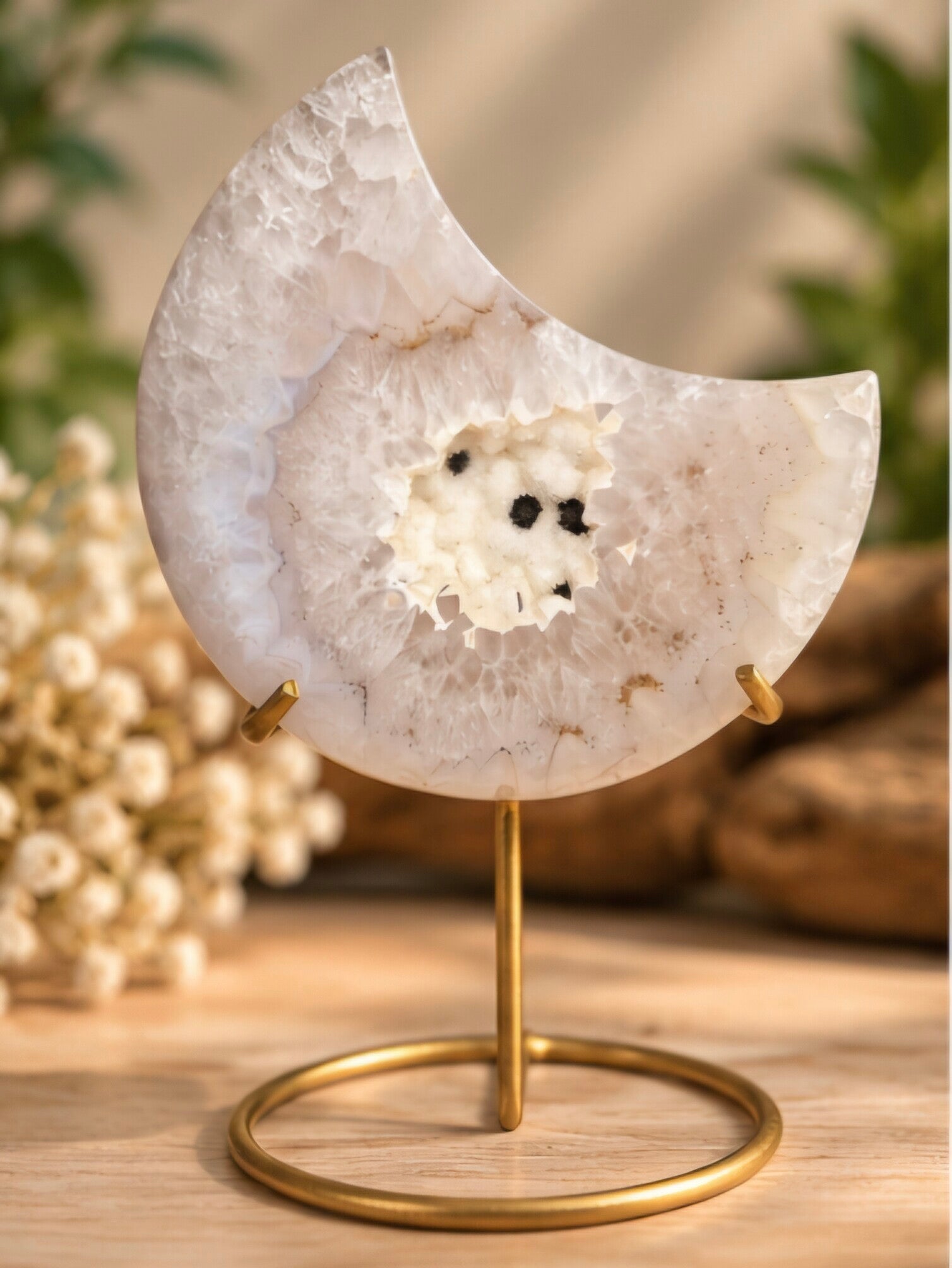 Agaat Maan met Druzy op Standaard - 376 gram