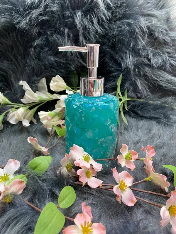 Handgefertigter Seifenspender grün silber