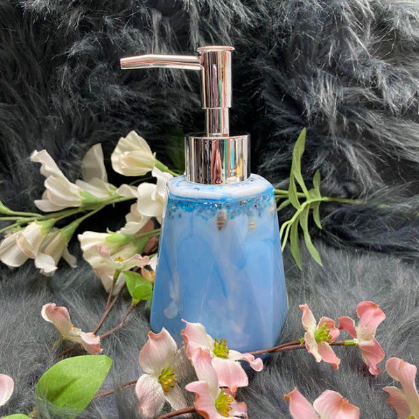 Handgefertigter Seifenspender blau weiß silber, Muscheln