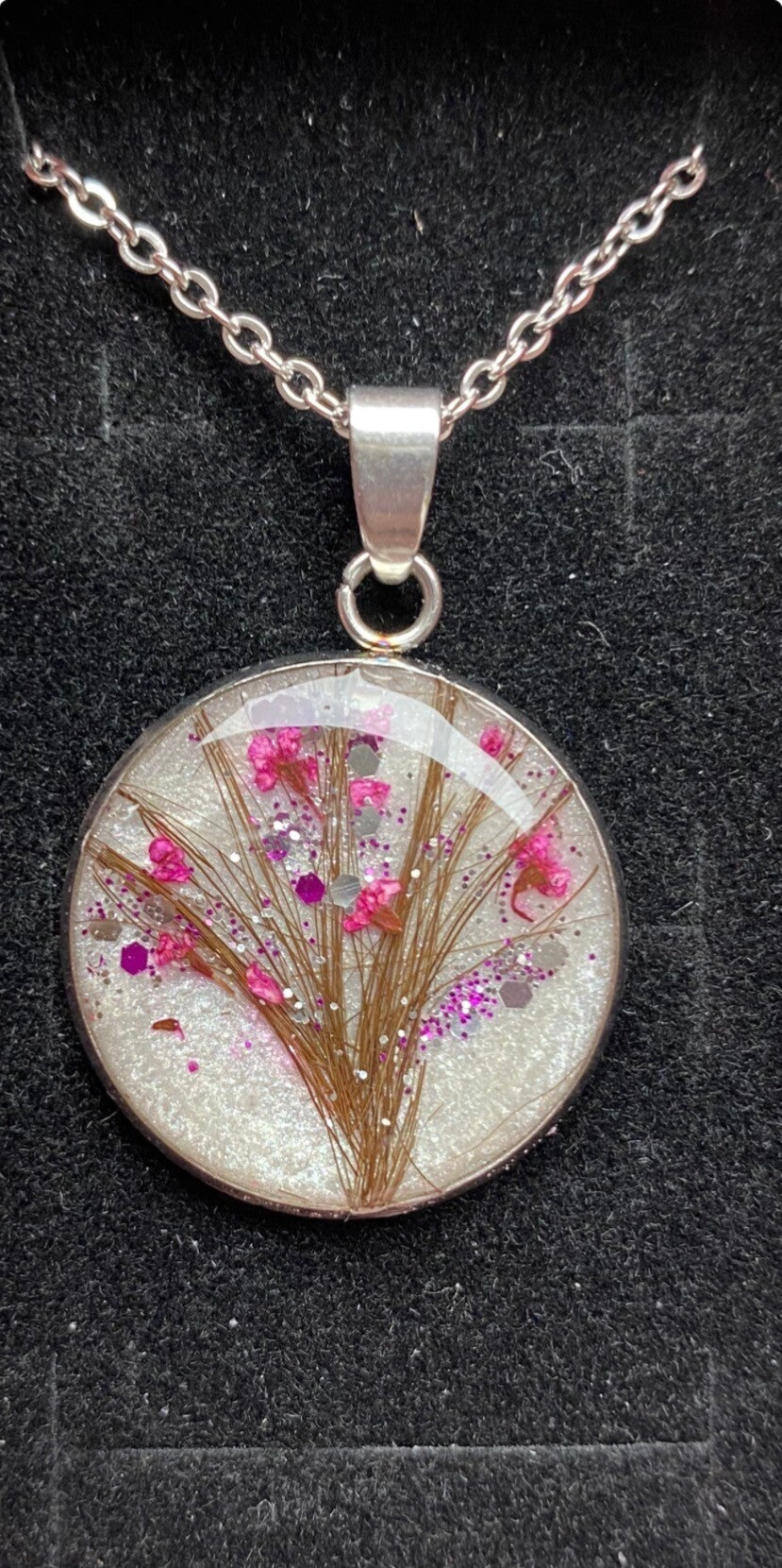 Kette mit Anhänger Lebensbaum mit  Fell