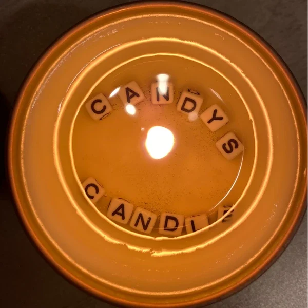 Personalisierte Secret Message Kerze schwarze Dose mit dem Duft La vie est belle