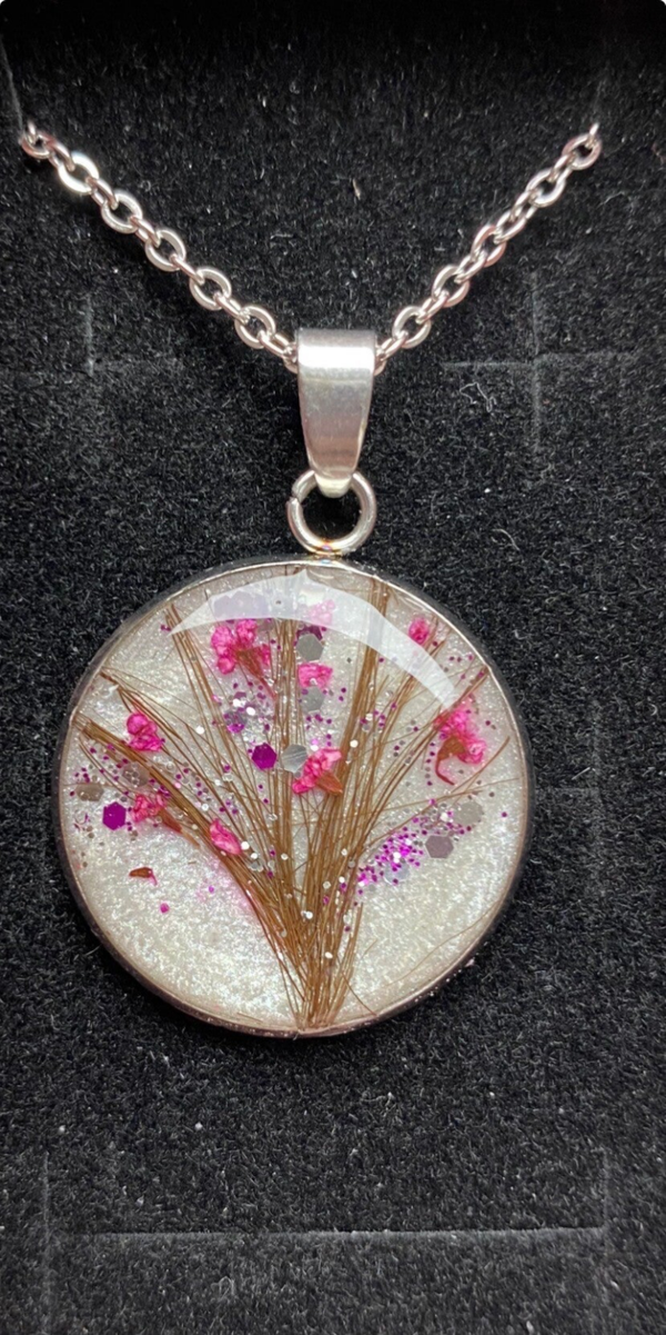 Kette mit Anhänger Lebensbaum mit  Fell