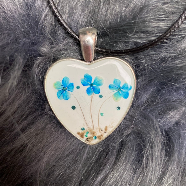 Kette mit Herz Anhänger Asche und Fell