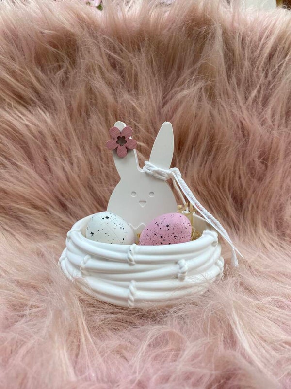 Osterhase im Osternest