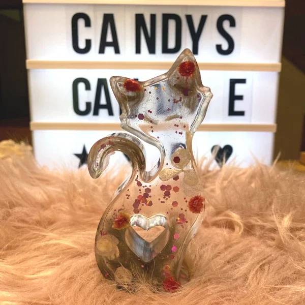 Tierfellandenken Katze aus Epoxidharz personalisierbar